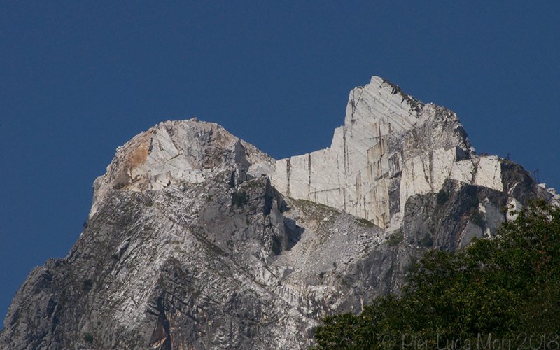 Die Marmorbrüche auf die Apuanischen Alpen