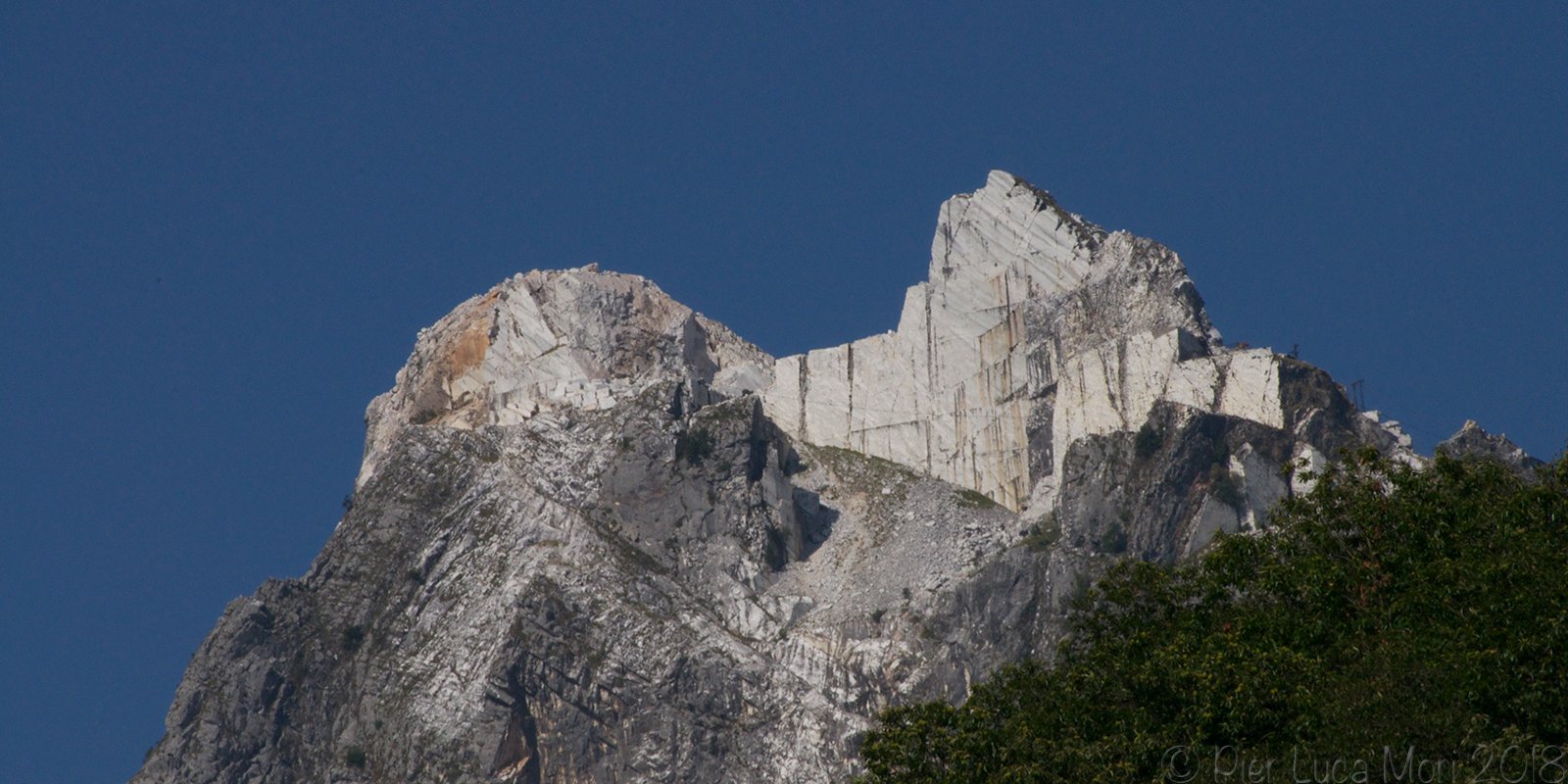 Die Marmorbrüche auf die Apuanischen Alpen