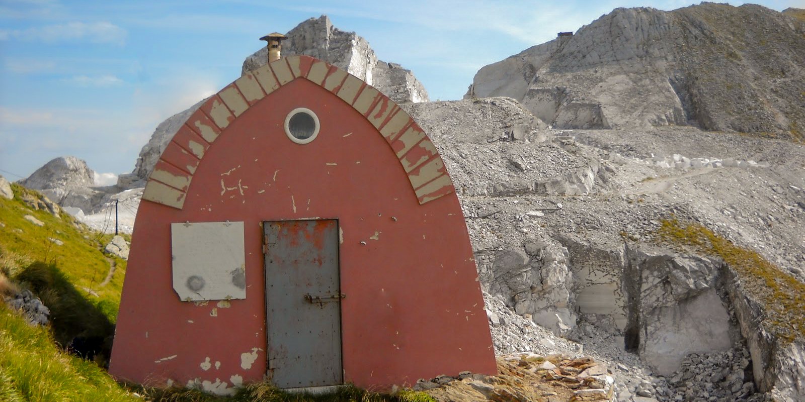 Shelters located on the Apuan Alps