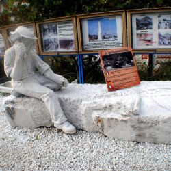 Monument to the marble quarrymen