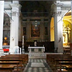 Interno del Duomo di Camaiore